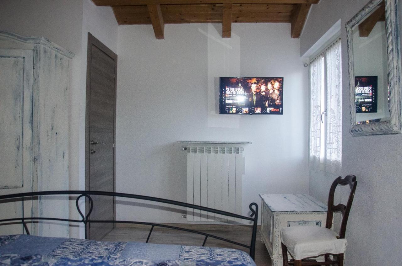 Anma Cottages The Secret Garden Pianello Del Lario Екстериор снимка
